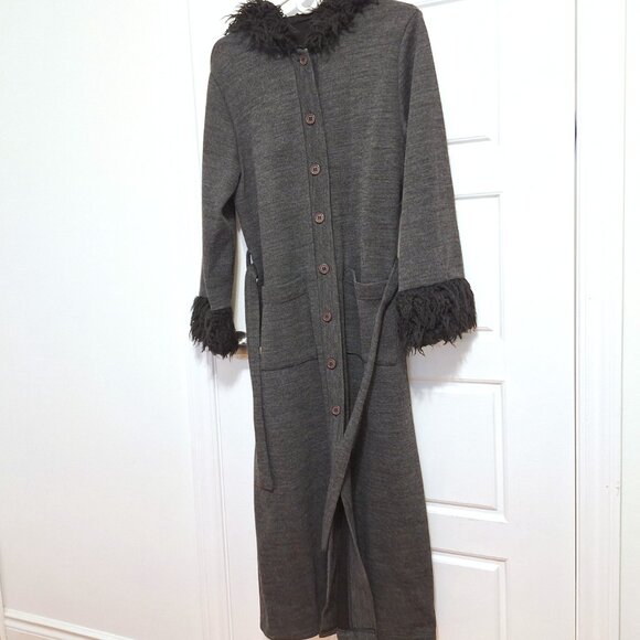 Made in Italy Very long dark grey sweater coat with hoody and faux fur trims - Picture 12 of 16